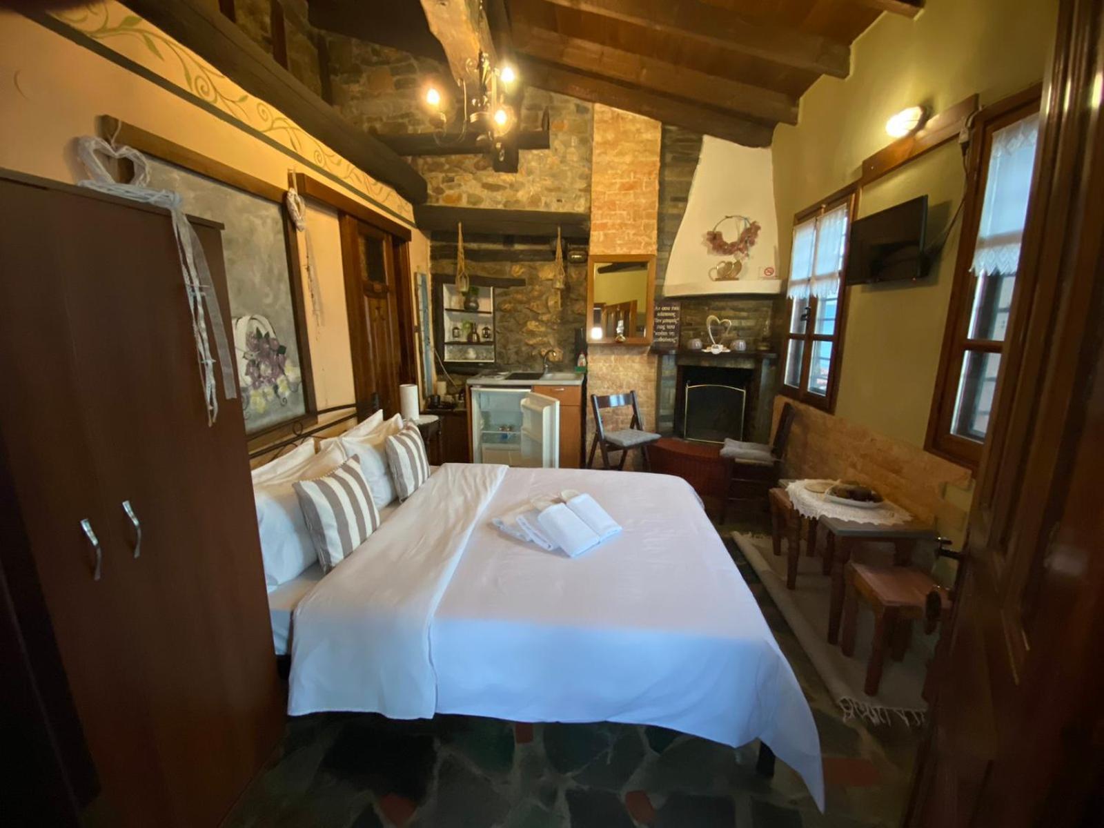 Traditional Guesthouse Erato Palaios Panteleimonas Buitenkant foto