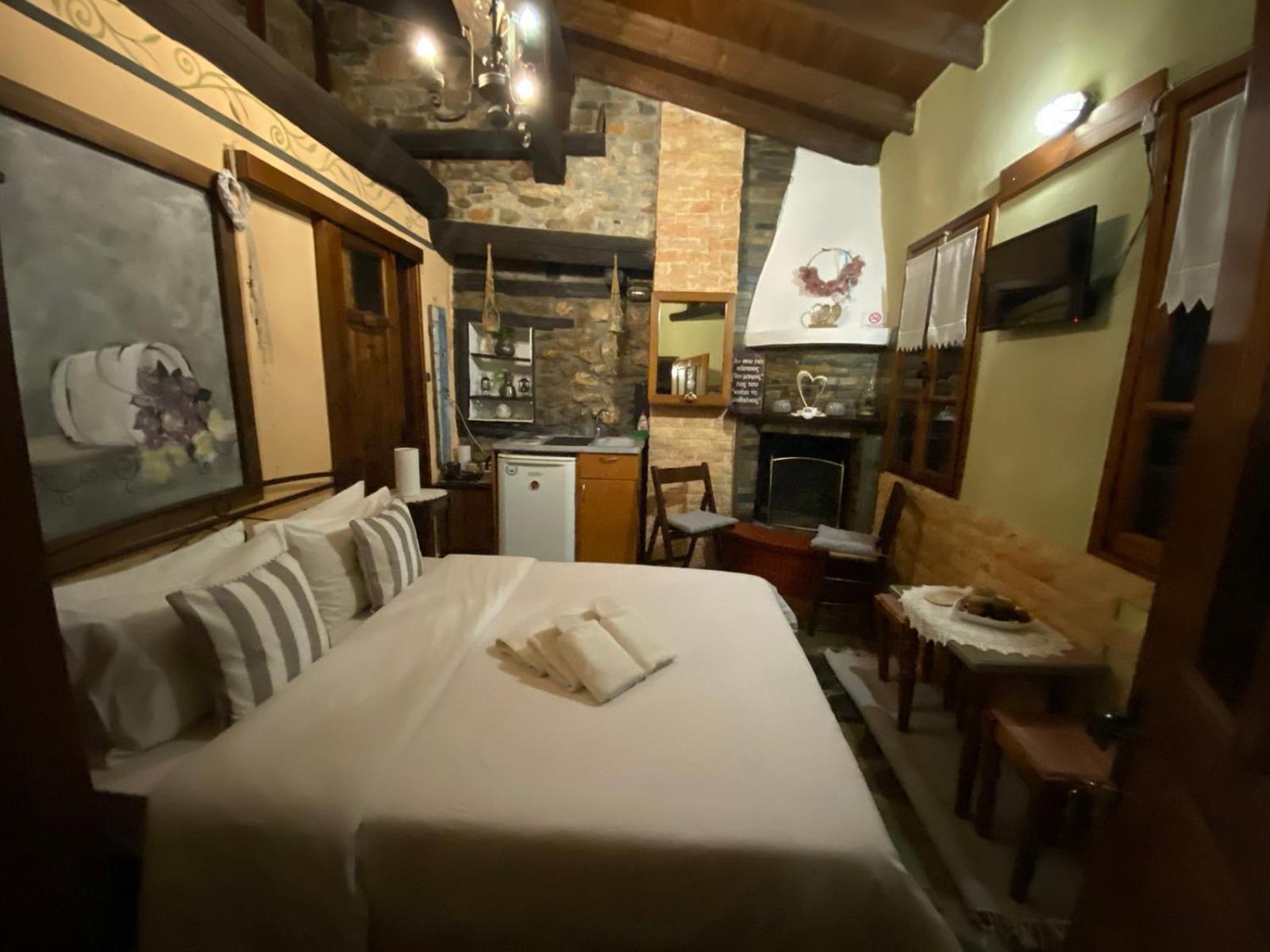 Traditional Guesthouse Erato Palaios Panteleimonas Buitenkant foto