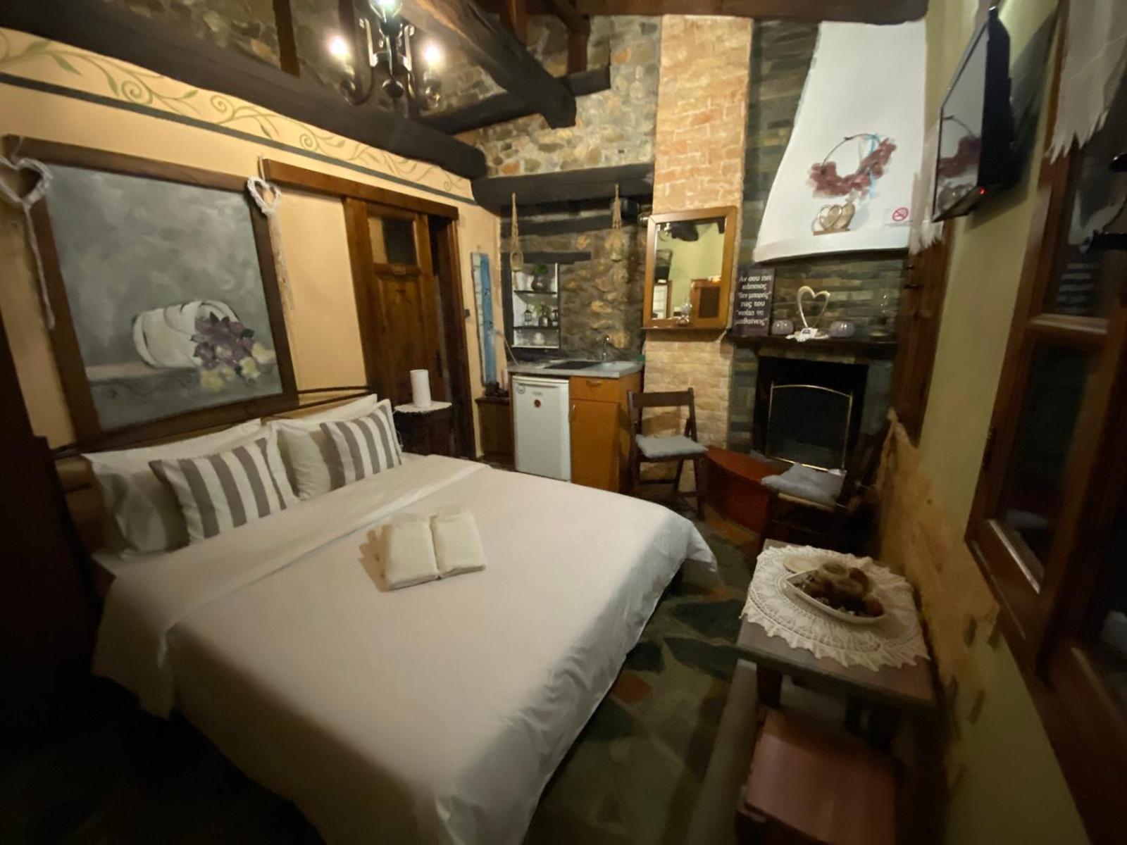 Traditional Guesthouse Erato Palaios Panteleimonas Buitenkant foto