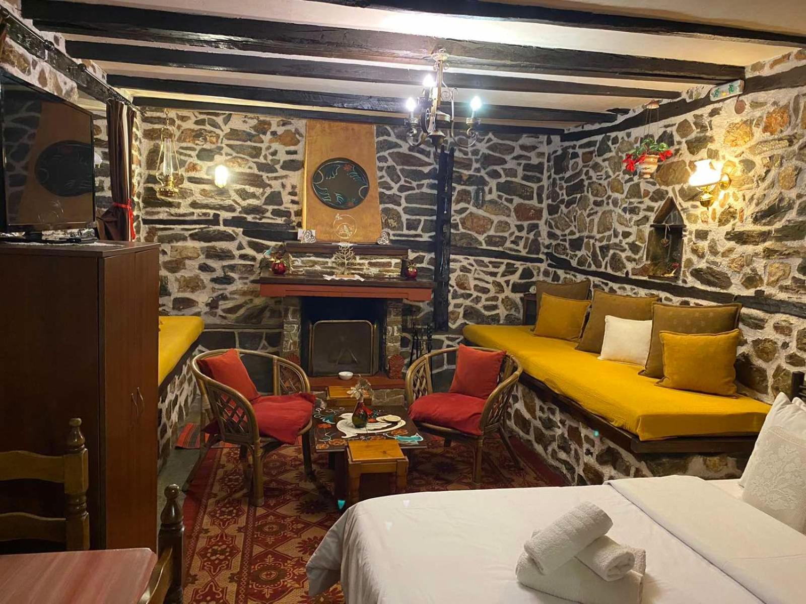 Traditional Guesthouse Erato Palaios Panteleimonas Buitenkant foto