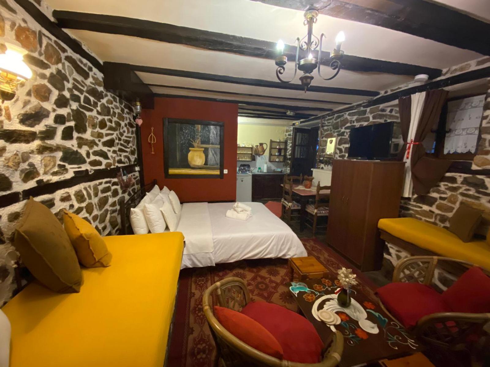 Traditional Guesthouse Erato Palaios Panteleimonas Buitenkant foto